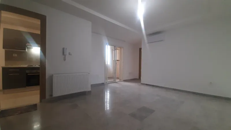 S+1 à 10 mn de carrefour la marsa à coté de l'UTC & Parc la Soukra